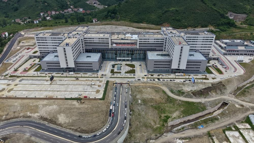 Bin 200 yataklı dev şehir hastanesi şehrin göbeğine dikildi: 5 yıldır bekliyorlardı - Resim: 1