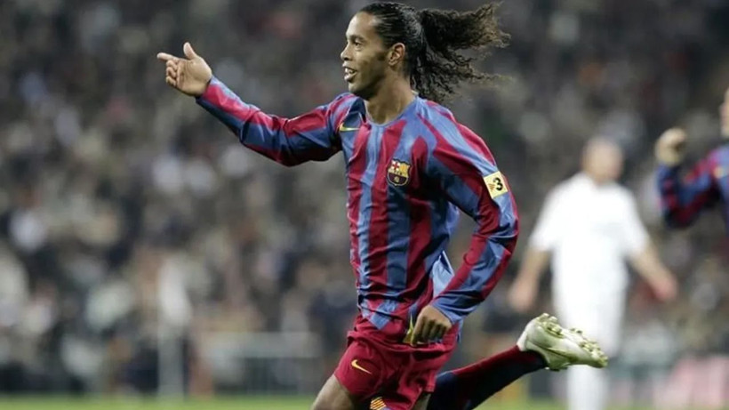 Futbol efsanesi Ronaldinho yeşil sahalara geri dönüyor: İşte yeni takımı - Resim: 5