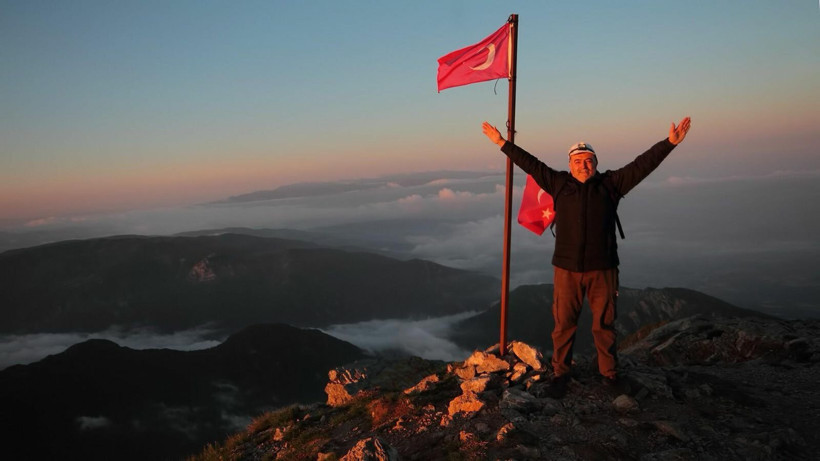 Yeni keşfettiği çiçeğe eşinin adını koydu - Resim: 5