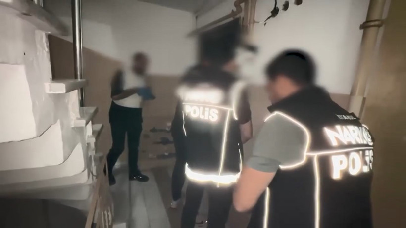 İstanbul'da uyuşturucu depolarına baskın: 198 kilo uyuşturucu ele geçirildi - Resim : 1