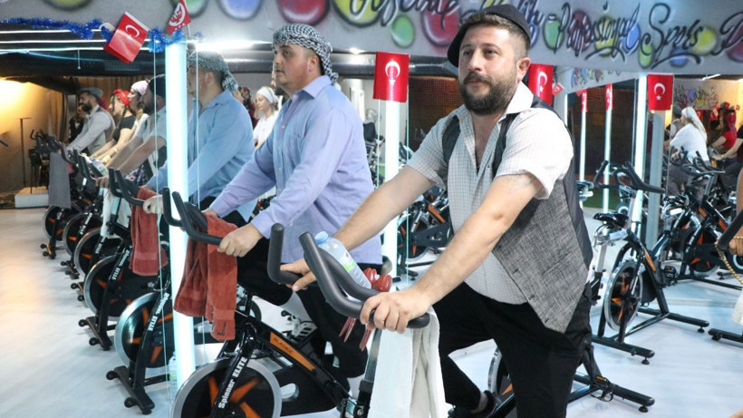 Kayseri'de ezber bozan spor: Şalvarla pedal çevirip yağ yakıyorlar - Resim: 7