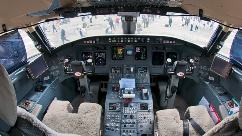 Pilot kriz geçirdi: Yolcular koltuğa bağladı - Resim: 5