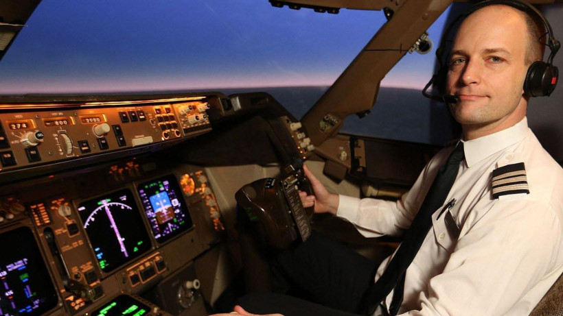 Pilot kriz geçirdi: Yolcular koltuğa bağladı - Resim: 4