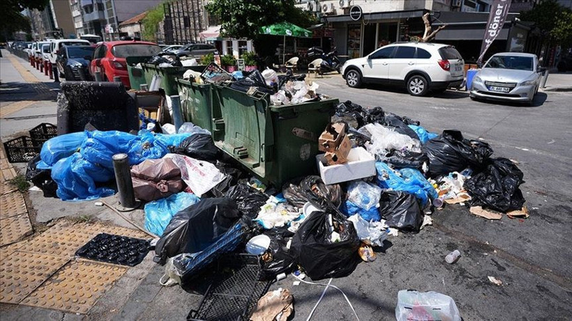 1 kilo altını çöpe attı - Resim: 1