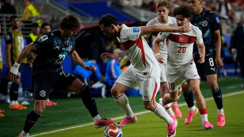 Hakan Çalhanoğlu'ndan dikkat çeken öz eleştiri: "Biz o umutların karşılığını veremedik" - Resim: 4
