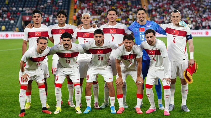 Hakan Çalhanoğlu'ndan dikkat çeken öz eleştiri: "Biz o umutların karşılığını veremedik" - Resim: 3