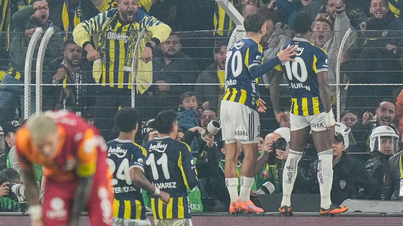 Jhon Duran Türkiye'ye dönüyor: Maaşı herkesi şaşırttı - Resim: 3
