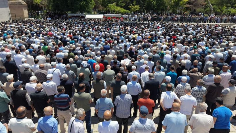Şehit eşi tabuta sarılıp tek bir cümle söyledi: Aksaray’da en acı veda - Resim: 13