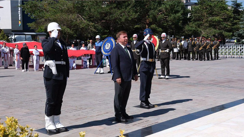 Erzincan’da gurur günü: Atatürk’ün kente gelişinin 107. yıl dönümü törenle kutlandı - Resim: 1