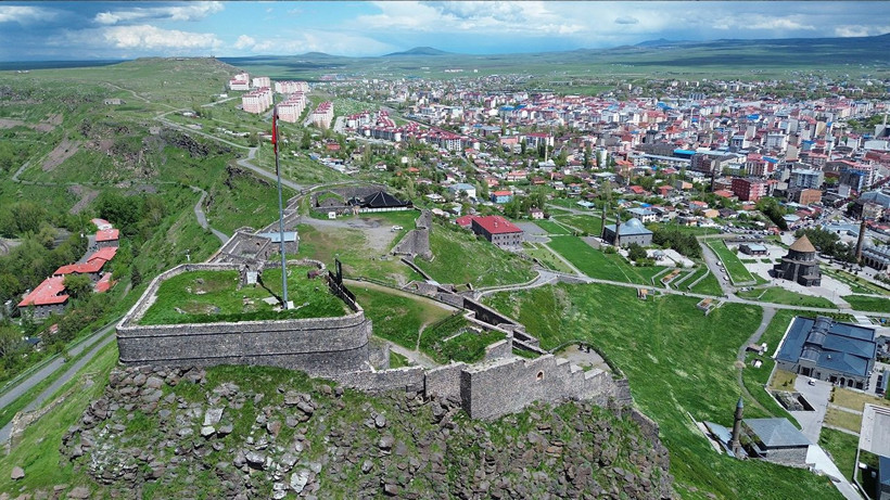 Asırlık ihtişamıyla Kars Kalesi UNESCO yolunda - Resim: 3