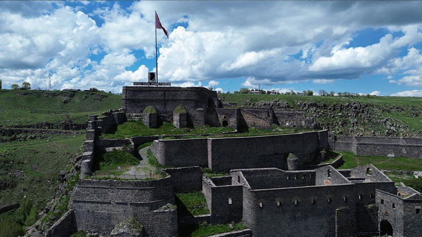 Asırlık ihtişamıyla Kars Kalesi UNESCO yolunda - Resim: 2