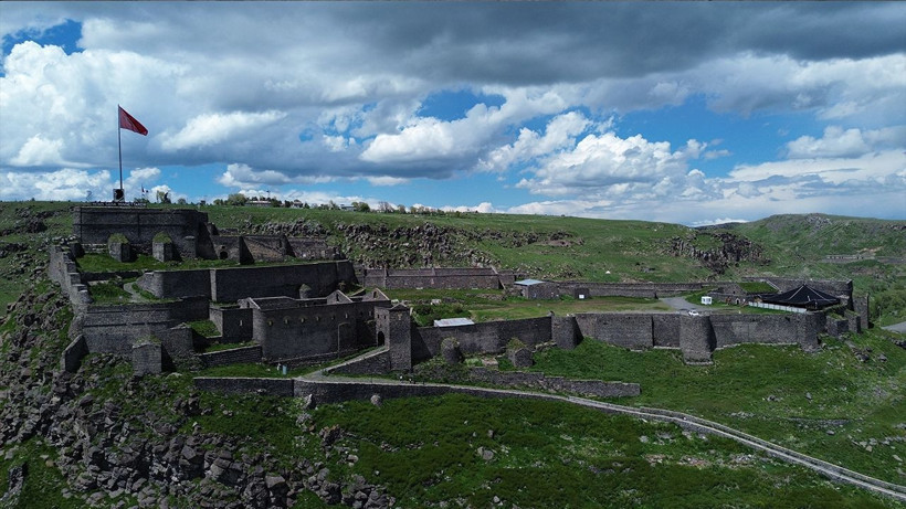 Asırlık ihtişamıyla Kars Kalesi UNESCO yolunda - Resim: 1