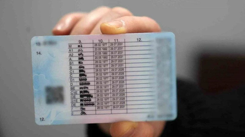 Trafikte yeni düzenleme bu 4 hatayı yapanın ehliyetleri iptal edilecek - Resim: 8