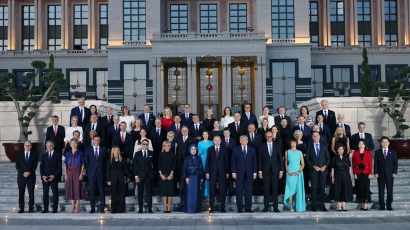 Külliye'de NATO resepsiyonu: Liderler aile fotoğrafı verdi - Resim: 1