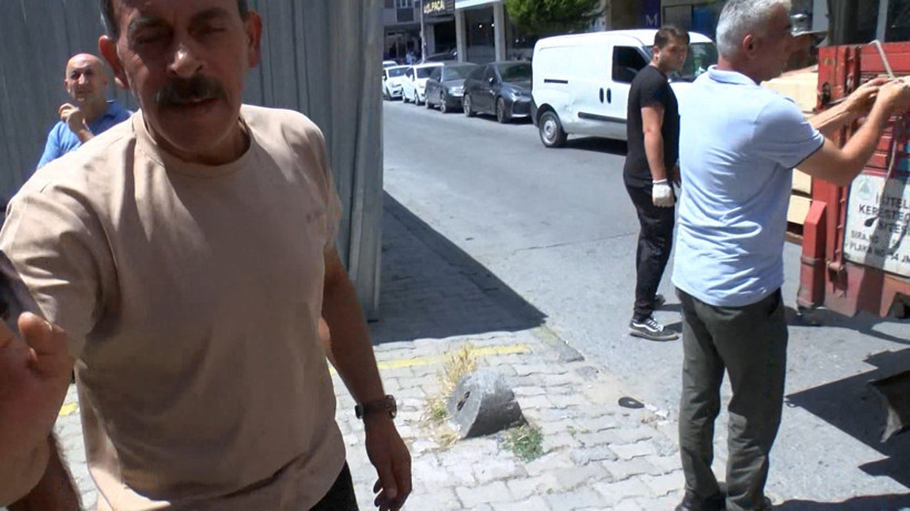 Binanın merdivenleri çöktü: Pencerede kurtarılmayı beklediler - Resim: 4