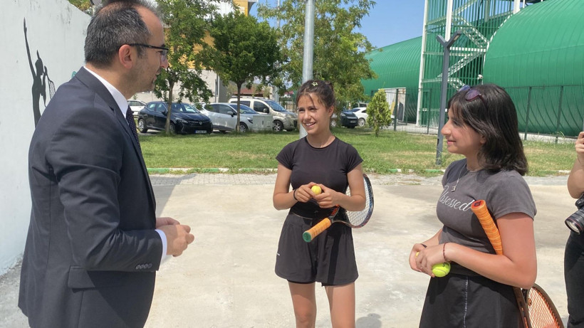 Tenis turnuvası kayısıyla tatlandı: 171 sporcu Iğdır misafir edildi - Resim: 2