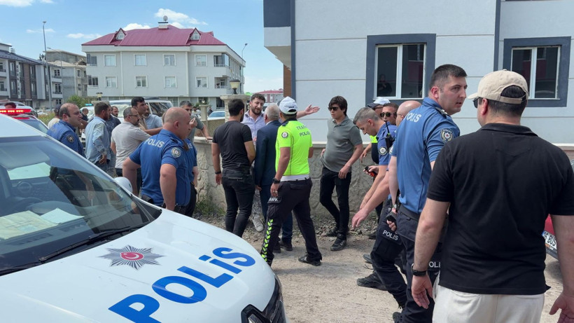 Erzurum’da şantiyede icra savaşı: Polis biber gazıyla müdahale etti - Resim: 4