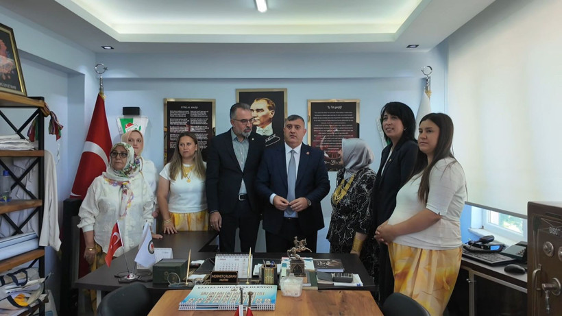 Kadınlar köy yönetimini ele geçirdi: Jandarma erkekler giremesin diye nöbet tuttu - Resim: 4