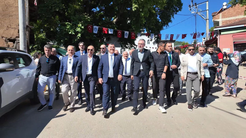 Kadınlar köy yönetimini ele geçirdi: Jandarma erkekler giremesin diye nöbet tuttu - Resim: 1