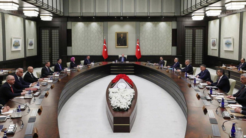 Kabine'de NATO Zirvesi sonrası kritik gündem… Erdoğan’ın masasında F-35, S-400, Hürmüz Boğazı var - Resim: 10
