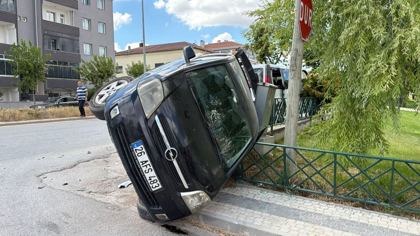 Minibüsteki yolcular ölümden döndü: Eskişehir’de feci kaza - Resim: 3