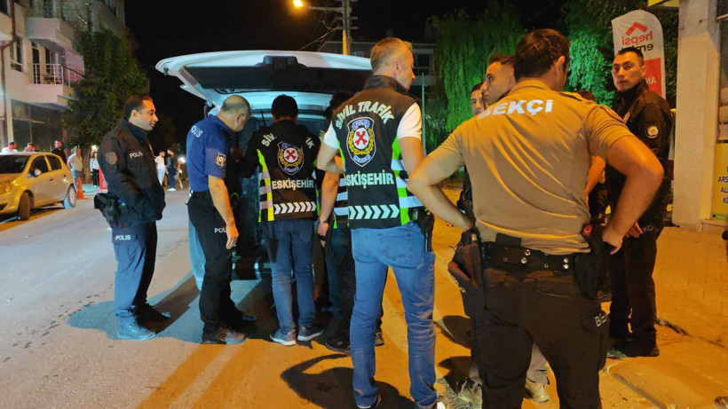 Alkolmetreyi reddedip ortalığı birbirine kattı: Polise direnen sürücüye biber gazlı müdahale - Resim: 6