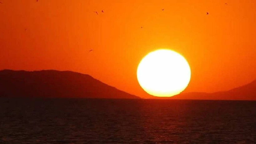 Van Gölü’nde aynı akşam iki doğa mucizesi: Görüntüler nefes kesti - Resim: 6