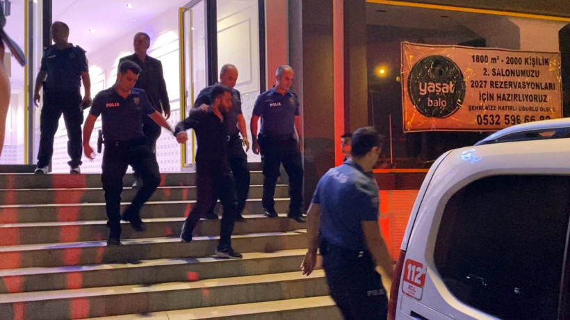 Düğünde oyun havası kavgası: Ortalık savaş alanına döndü - Resim: 1