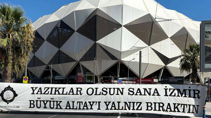 112 yıllık efsane kulüp yalnız bırakıldı: Taraftarlar şehri protesto etti - Resim : 2