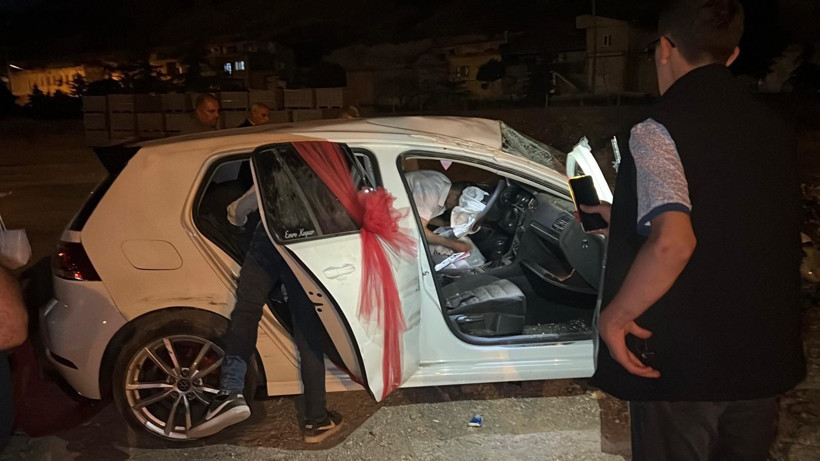 Düğün yolunda acı olay: Gelin arabası takla attı - Resim: 2