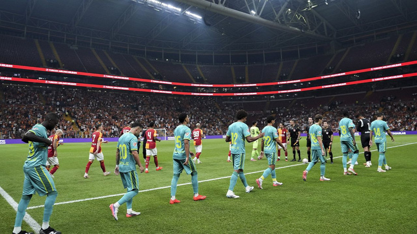 Galatasaray Villarreal'e de diş geçiremedi: Taraftar isyan etti - Resim: 1