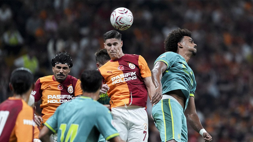 Galatasaray Villarreal'e de diş geçiremedi: Taraftar isyan etti - Resim: 16