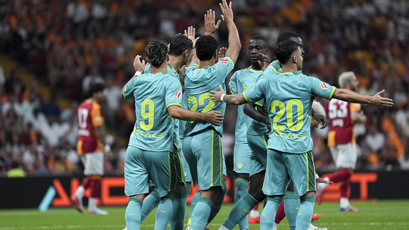 Galatasaray Villarreal'e de diş geçiremedi: Taraftar isyan etti - Resim: 4