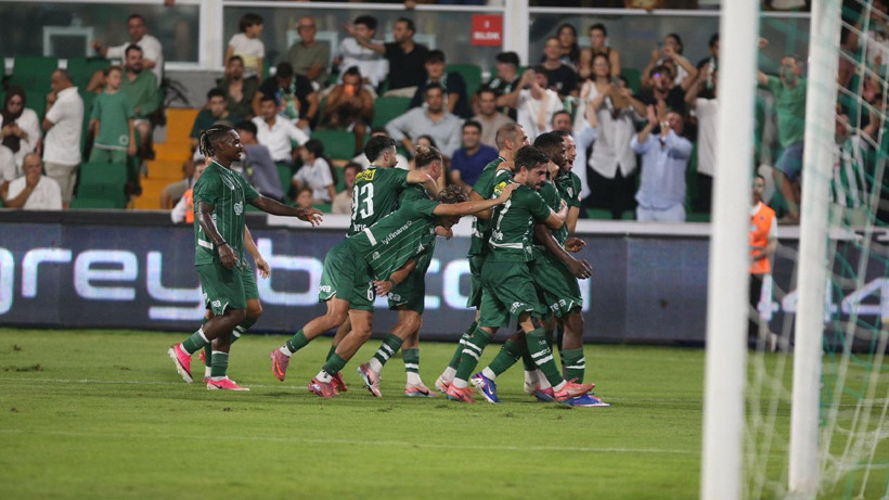 Iheanacho ilk maçında şov yaptı: Bursaspor 4 yıl sonra 1. Lig'e galibiyetle döndü - Resim: 5