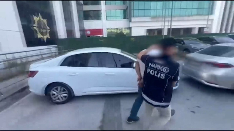 Zehir sevkiyatı yarım kaldı: İstanbul'da kadın kurye suçüstü yakalandı - Resim: 11