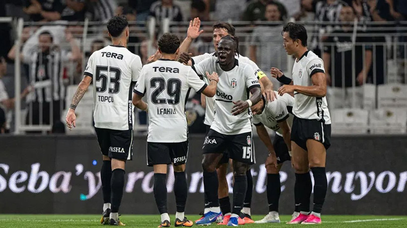 Beşiktaş'ın Çek yıldızı Cerny, Çekya'yı salladı... "İronik" diyerek manşetten verdiler - Resim: 6