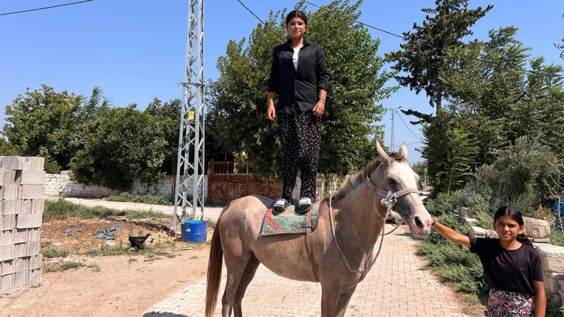 16 yaşındaki Esmanur'un ilham veren başarısı: 5 keçiyle başladı, ailesinin yükünü sırtladı - Resim: 3