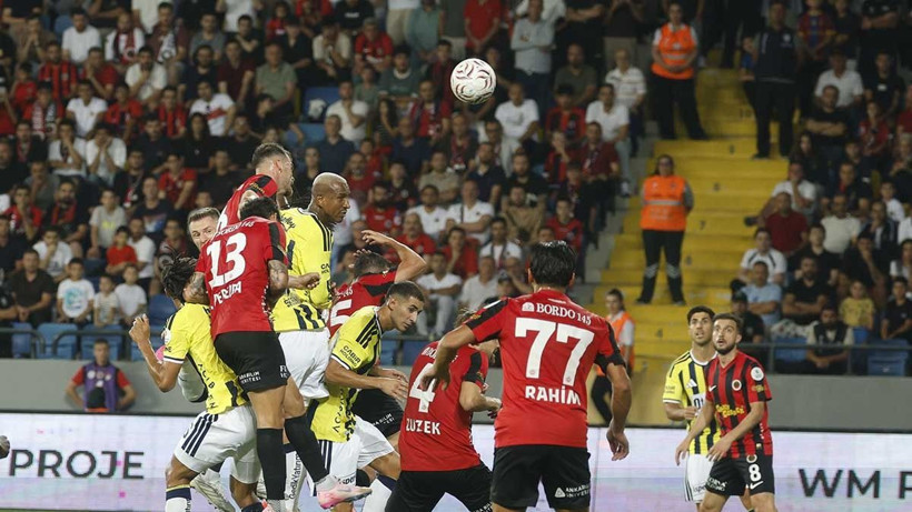 Ahmet Çakar'dan Fenerbahçe maçının ardından olay çıkış: "Skandal karar" - Resim: 11