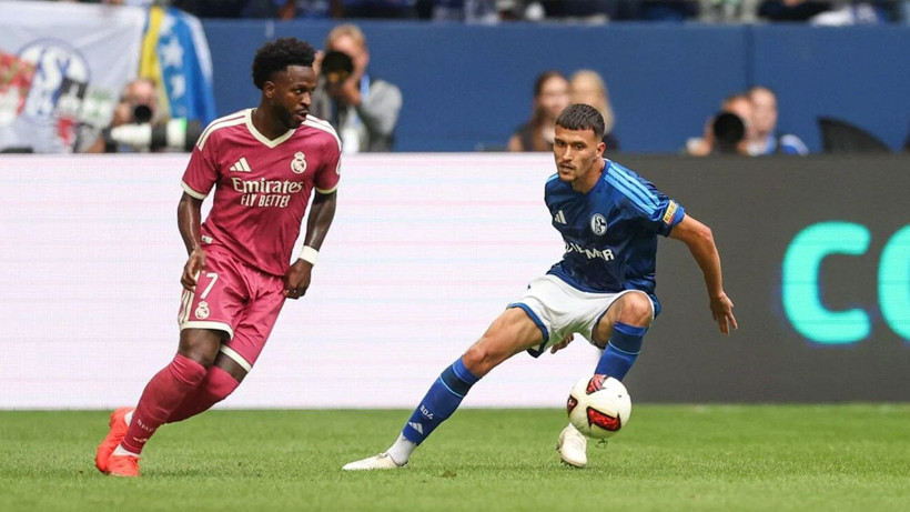 Arda Güler'in kuzeni olduklarını iddia eden 3 kişi Schalke stadını birbirine kattı - Resim: 5