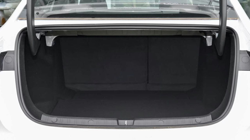Passat'a Çin'den iddialı rakip: Rekabetçi fiyatıyla öne çıkan yeni BYD Qin Max satışa açıldı - Resim: 12