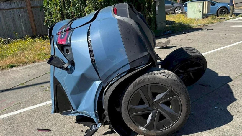Kazada iyiye ayrılan Tesla'ya binlerce dolarlık teklif - Resim: 2