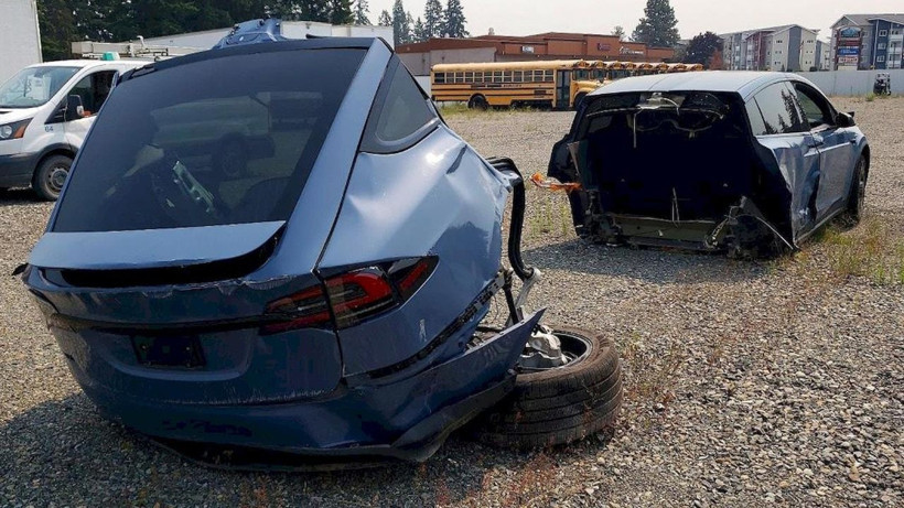 Kazada iyiye ayrılan Tesla'ya binlerce dolarlık teklif - Resim: 1