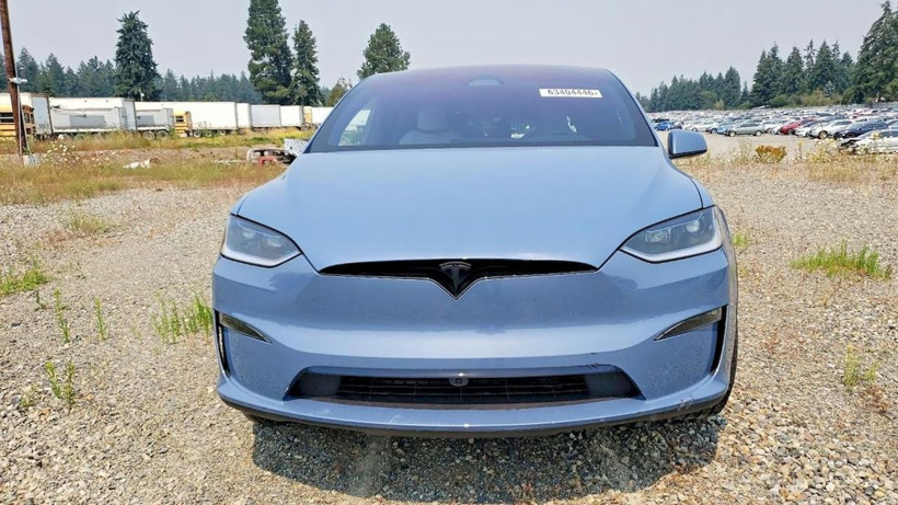 Kazada iyiye ayrılan Tesla'ya binlerce dolarlık teklif - Resim: 8
