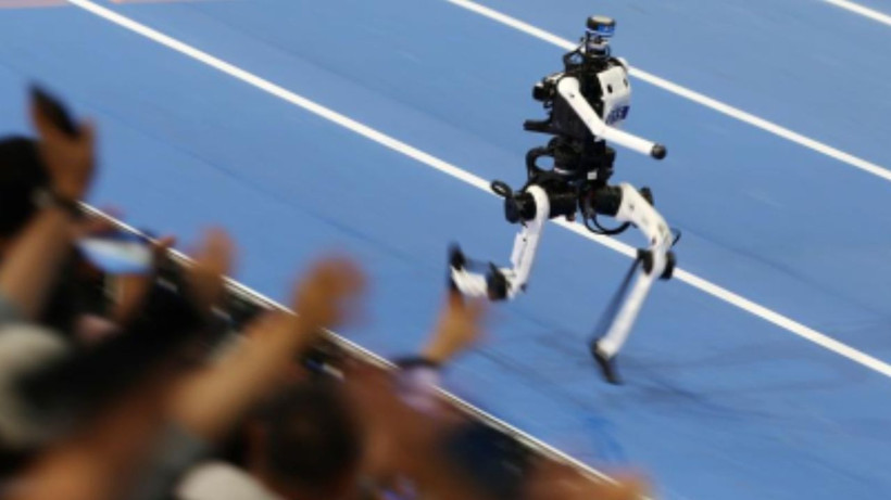 İnsansı robotlar tarihin en hızlı atletinin rekorunu kırdı - Resim: 4