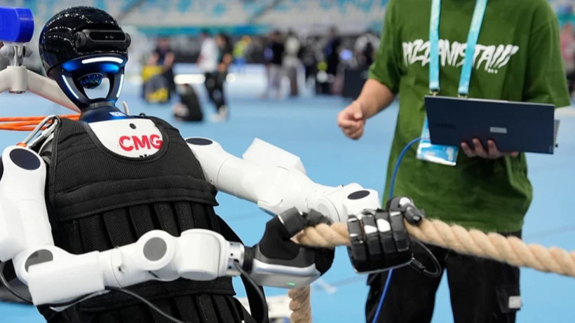 İnsansı robotlar tarihin en hızlı atletinin rekorunu kırdı - Resim: 3