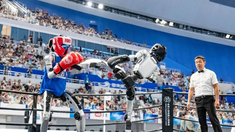 İnsansı robotlar tarihin en hızlı atletinin rekorunu kırdı - Resim: 1