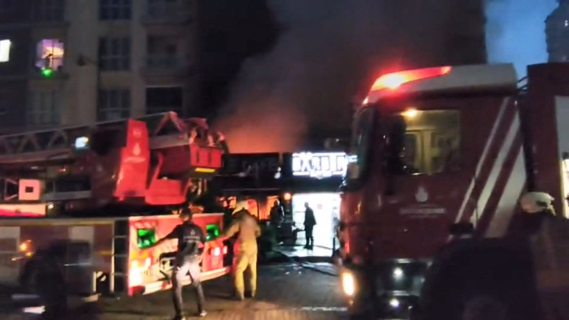 Esenyurt’ta alevler binayı sarmaşık gibi sardı! - Resim: 11