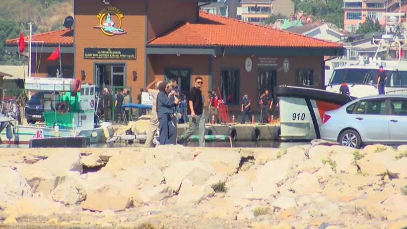Silivri açıklarında nefesler tutuldu: Acı ve umut bir arada: Vali Gül çalışmaları inceledi - Resim: 8