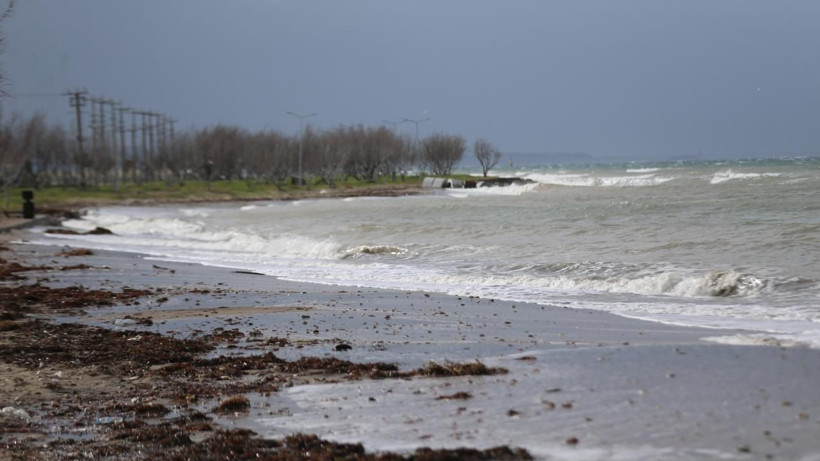 Meteoroloji uyardı, yasaklar art arda geldi: İstanbul'da deniz planı yapanlar dikkat - Resim: 1