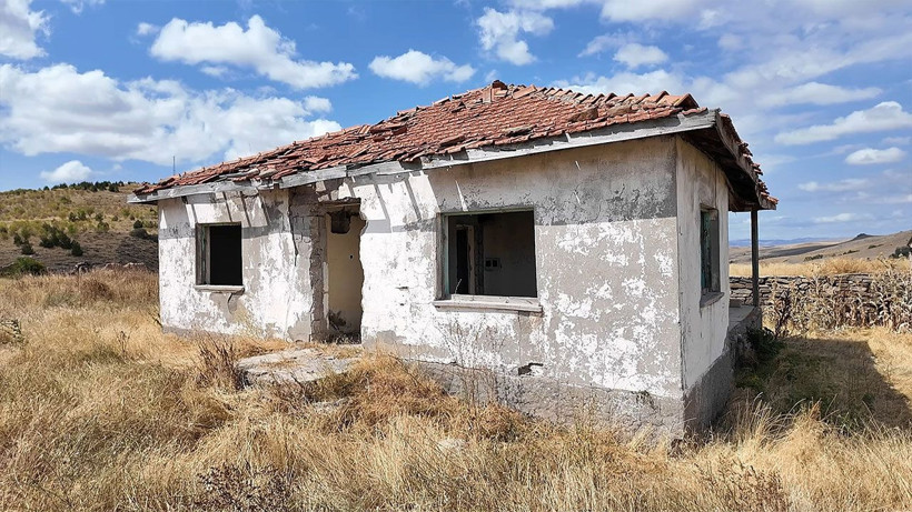 Kaderine terk edilen köy: Tek bir aile yaşıyor - Resim: 10